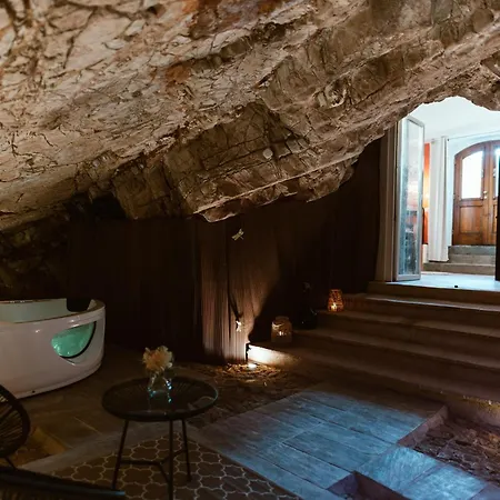 בית נופש Casa Di Lucy Con Grotta Esclusiva ספלו